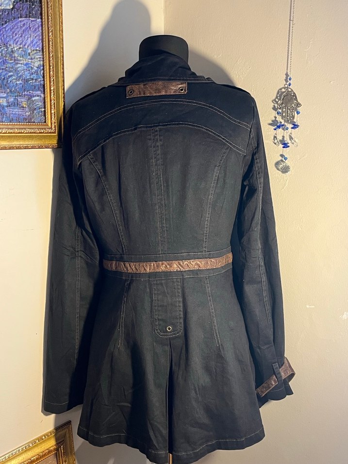 Siyah Kamuflaj Desenli Kemerli Denim Ceket - Görsel 4