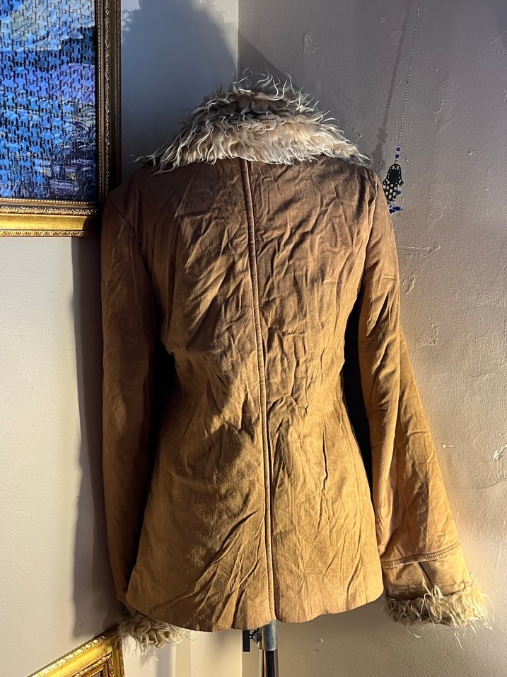 Kürklü Nakışlı Süet Kadın Kaban - Görsel 4