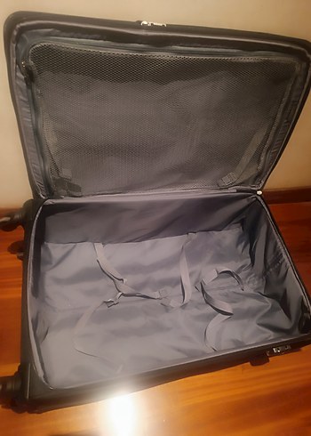 Klasik Gri Tokalı Valiz - Görsel 7