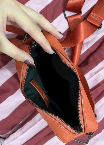 Beden turuncu Renk Bershka omuz çantası