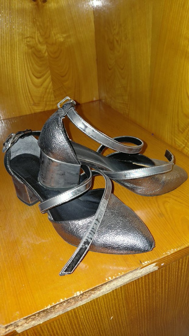 Gri Yılan Desenli Metal Topuklu Kadın Ayakkabı - Görsel 2