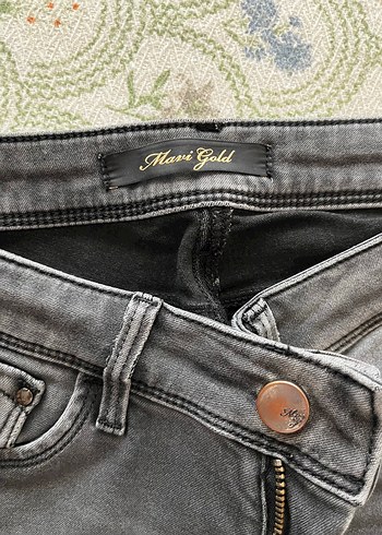 27 Beden Gri Kadın Normal Kesim Denim Pantolon