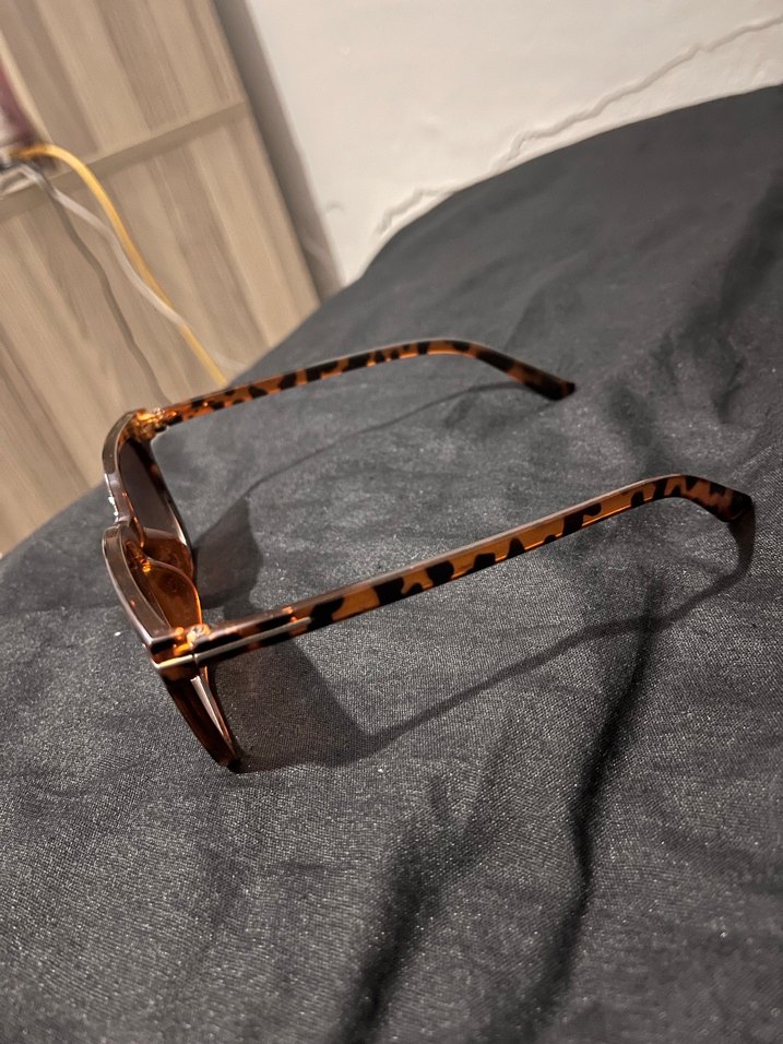 Klasik Tarzda Şeffaf Kahverengi Kadın Gözlüğü - Görsel 2