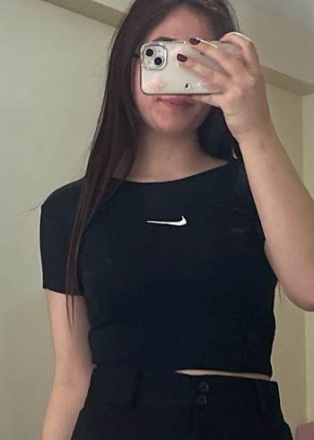 Düğmeli Siyah V Yaka Crop Top - Görsel 2