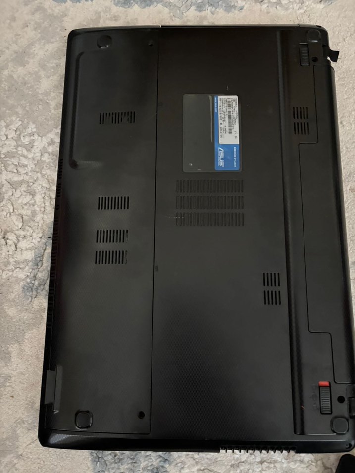 Siyah Asus Laptop - Görsel 3