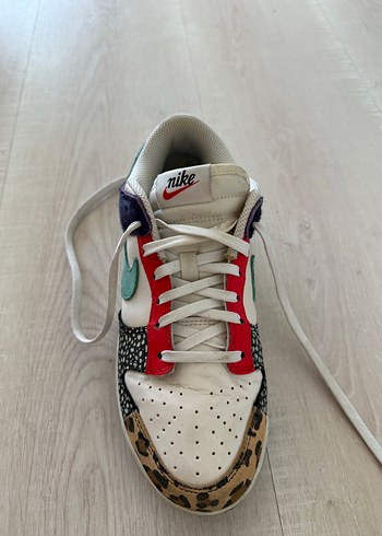 Nike Renkli Kadın Spor Ayakkabı