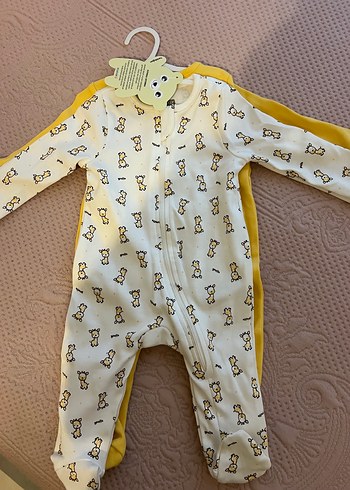Sarı Baskılı Fermuarlı Bebek Tulumu