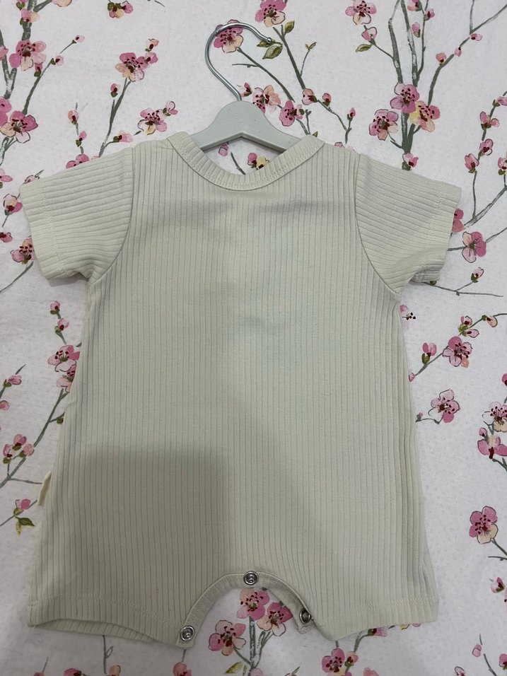 Düğmeli, Kısa Kollu Bebek Tulum - Görsel 2