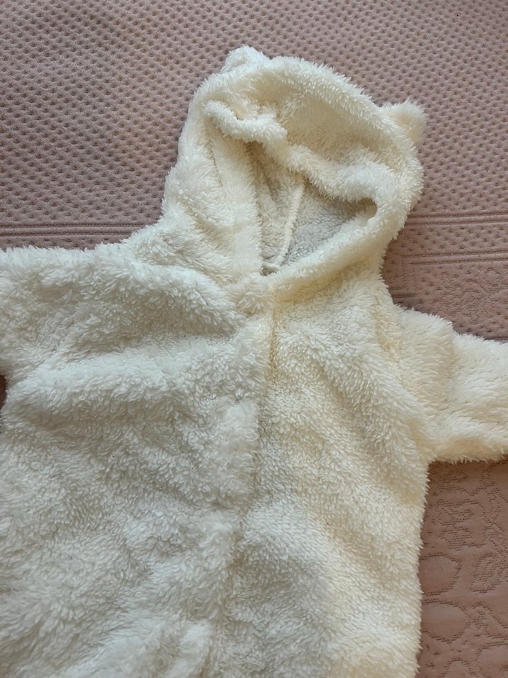 Bebek  Beyaz Peluş Tulumu Kapüşonlu - Görsel 2