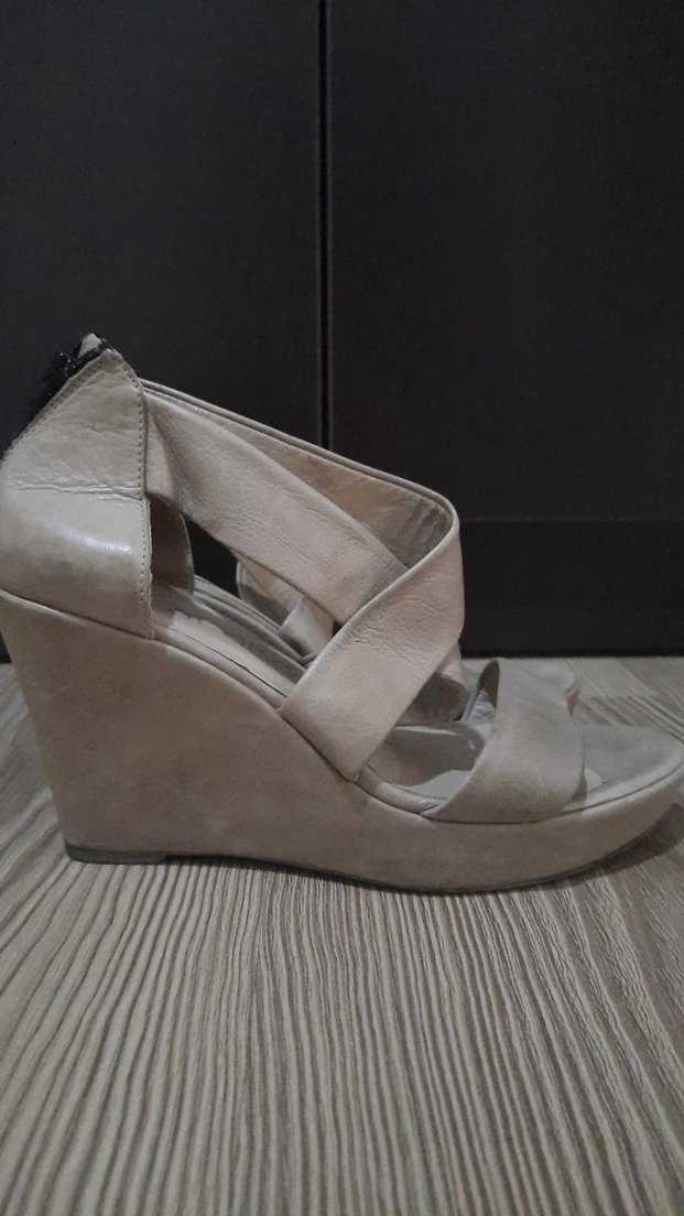 Bej Deri Kadın Dolgu Topuklu Sandalet - Görsel 2