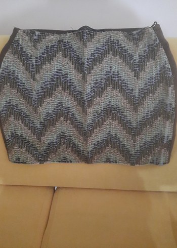 boncuk işlemeli mini etek zara - Görsel 3