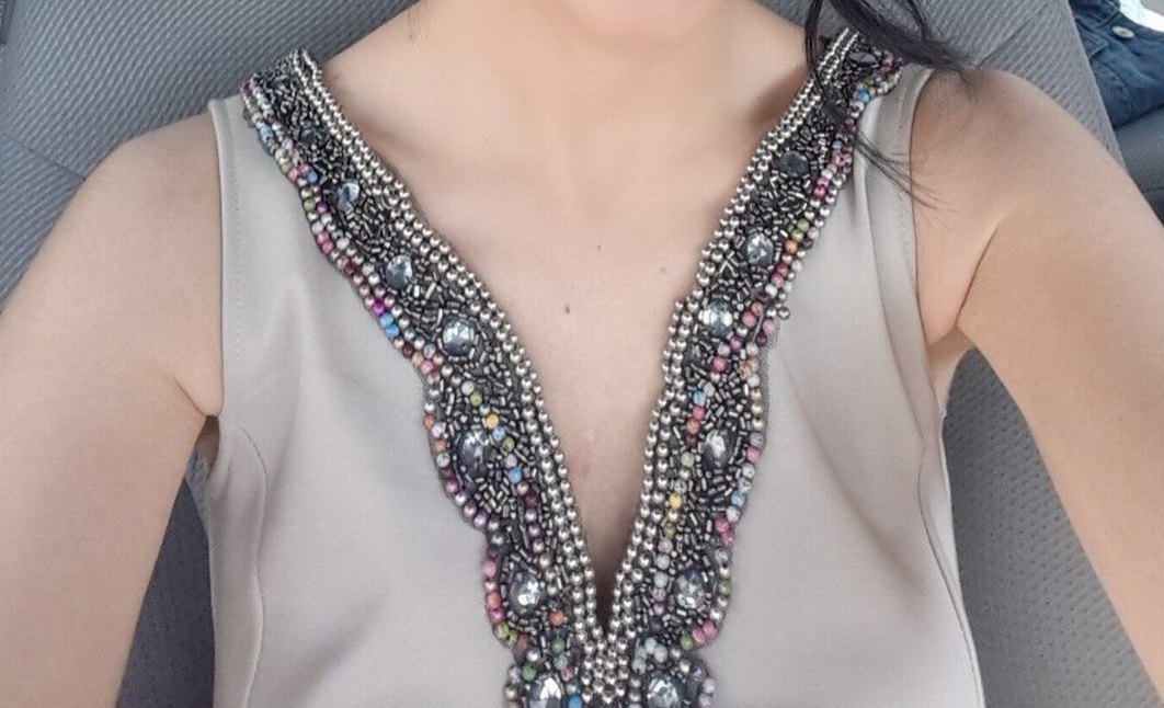 yakası boncuk işleme detayli v yaka şık ve zarif mini elbise - Görsel 2