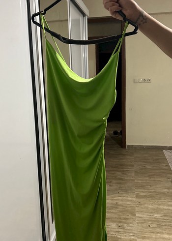 Yeşil Drapeli Midi Straplez Elbise