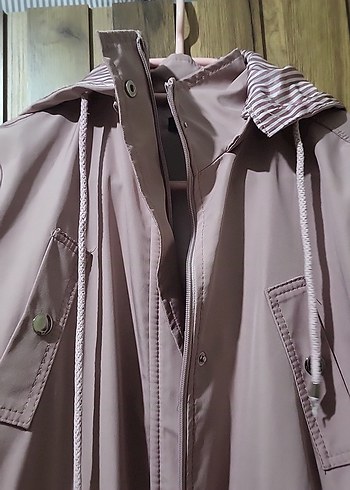 Bej Midi Düğmeli Kadın Yağmurluk - Görsel 2