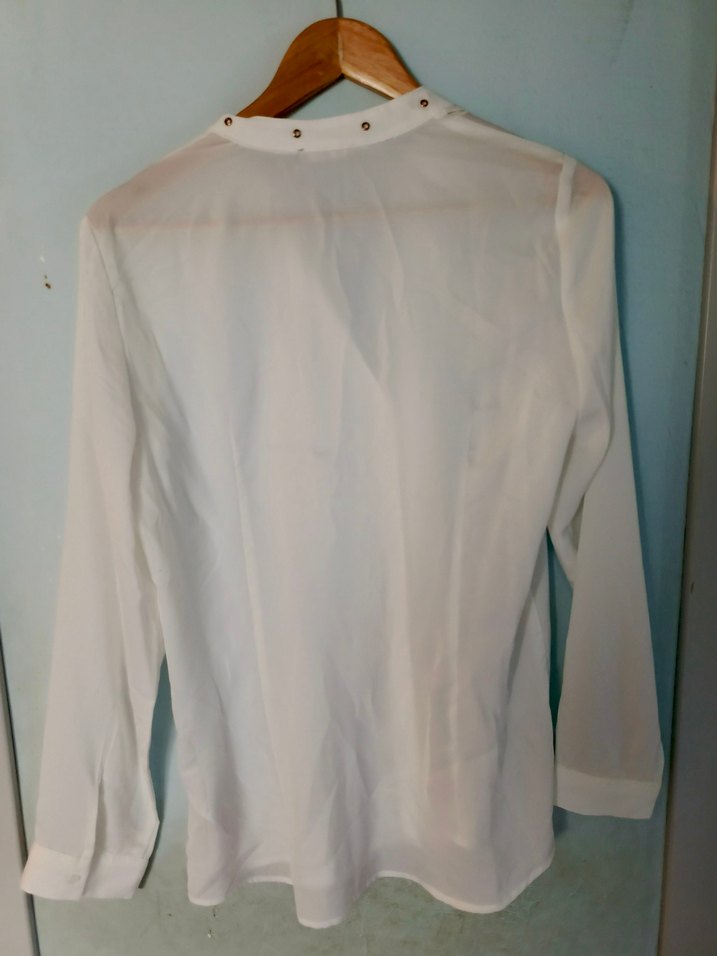 Düğmeli V Yaka Beyaz Kadın Keten Orsay Gömlek - Görsel 2