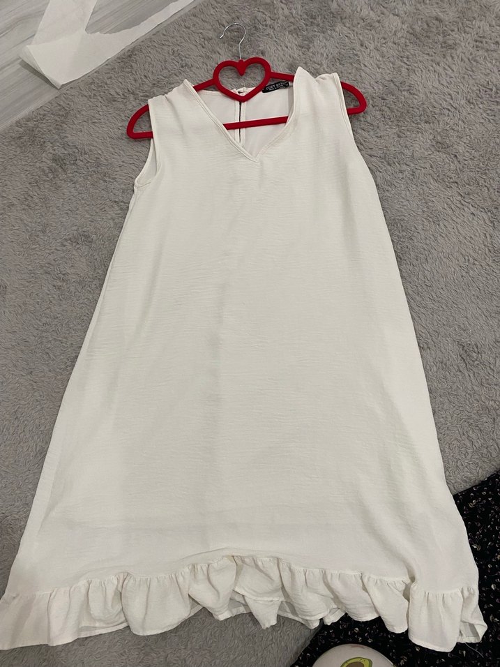 V Yaka Kolsuz Midi Beyaz Elbise - Görsel 3