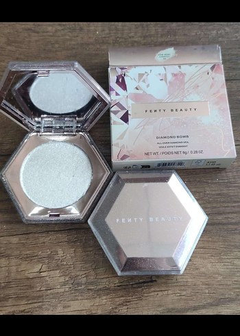Fenty Beauty Diamond Bomb Aydınlatıcı Beige