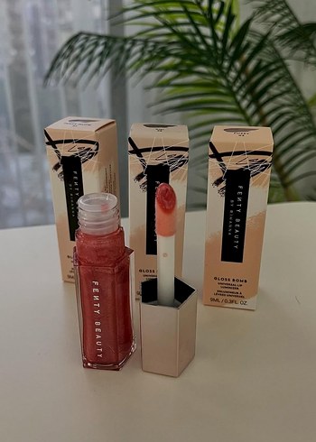 Fenty Beauty Açık Pembe Parlak Dudak Parlatıcısı