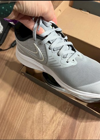 37,5 Beden Nike Gri Kadın Günlük Spor Ayakkabı