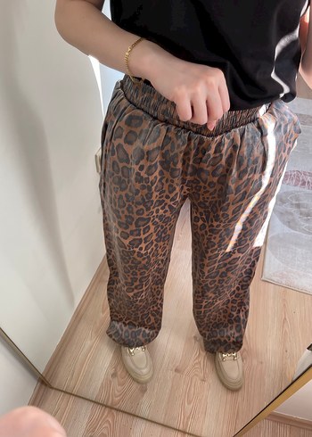 l Beden kahverengi Renk Drapeli Kahverengi Batik Desenli Rahat Kadın Pantolon