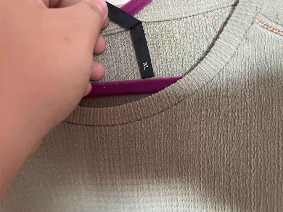 Yuvarlak yaka hafif yarasa kol yeşil büyük beden buluz - Görsel 2