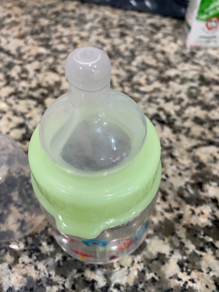 Pastel Yeşil Bebek Biberonu - Görsel 3