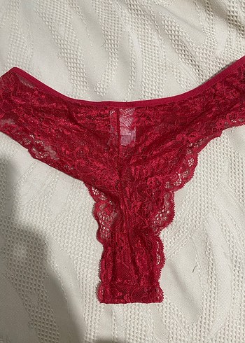 Kırmızı iç çamaşırı - Görsel 3