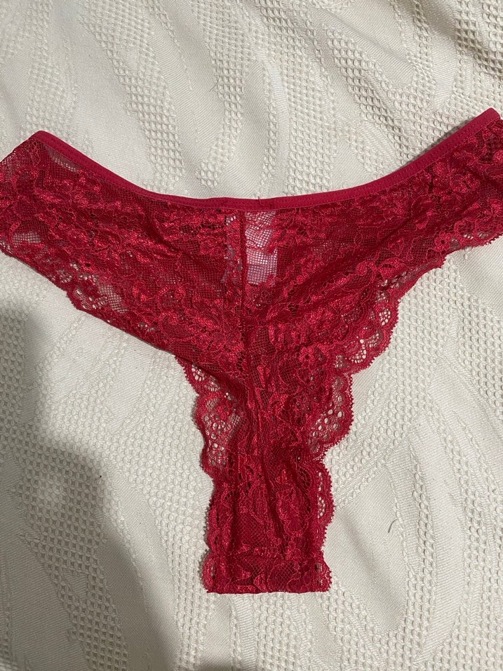 Kırmızı iç çamaşırı - Görsel 3