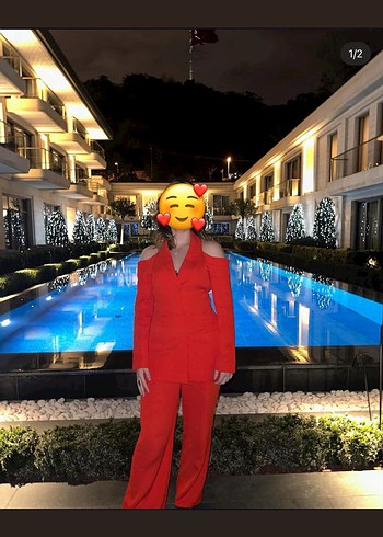 Parlak Kırmızı Kadın Takım Elbise, Tokalı, Uzun Kollu