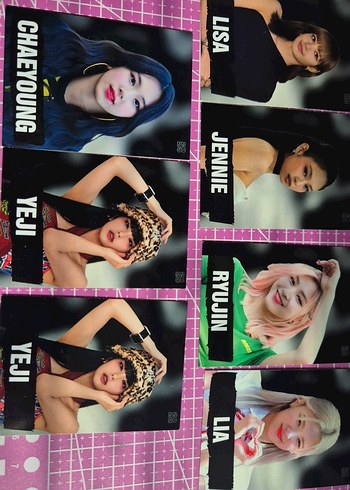 Kpop collectibles kart