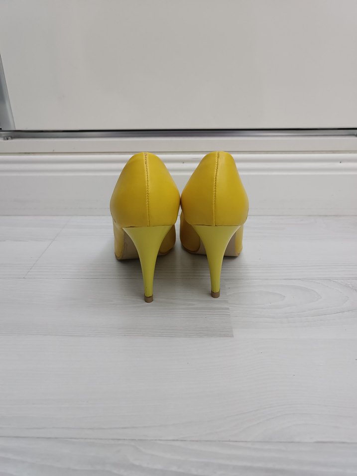 Sarı Stiletto Topuklu Kadın Ayakkabı - Görsel 4