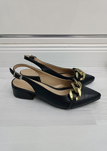 Siyah Parlak Zincir Detaylı Topuklu Kadın Ayakkabı - Görsel 3