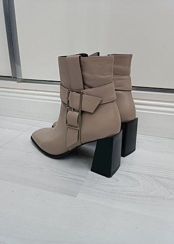 Vizon Deri Tokalı Kadın Topuklu Bot - Görsel 2