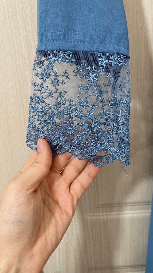 Mavi Nakış Detaylı Uzun Kollu Elbise - Görsel 3