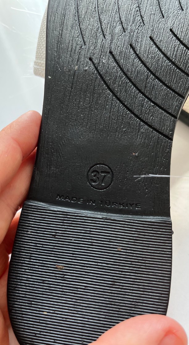 Beyaz Tüylü Kadın Terlik - Görsel 3