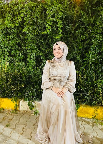 Bej Uzun Kollu Etnik Desenli Tesettür Elbise - Görsel 2