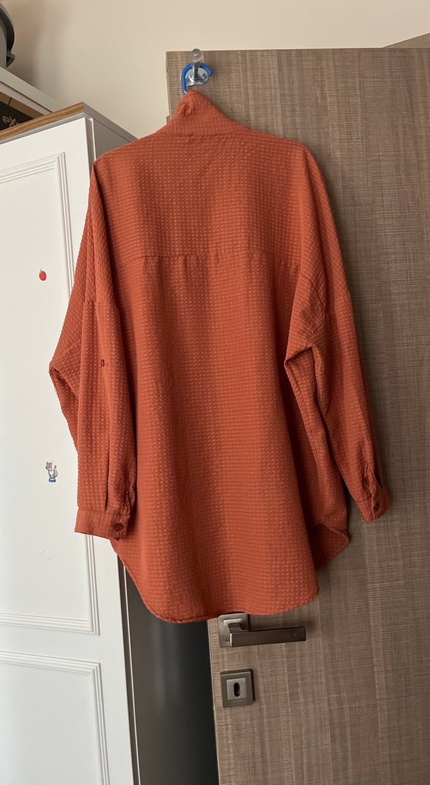 Düğmeli Rahat Kesim Kahverengi Keten Gömlek - Görsel 4