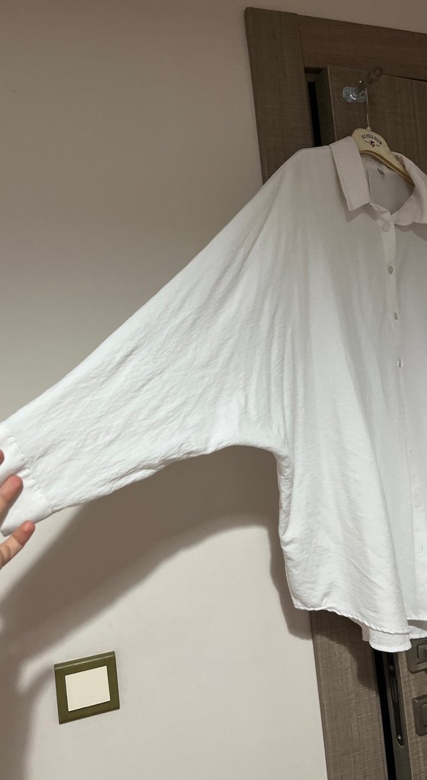 Düğmeli Beyaz Keten Kadın Gömlek - Görsel 2