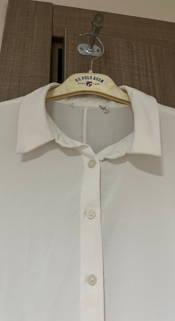 Düğmeli Beyaz Keten Kadın Gömlek - Görsel 4