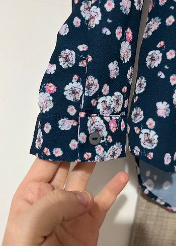 Çiçek Desenli Düğmeli Kadın Gömlek - Görsel 4