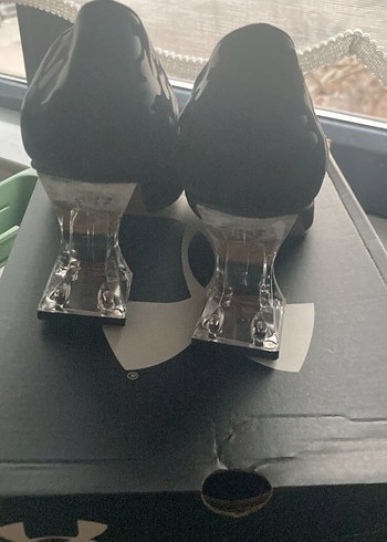 Diğer Siyah Tokalı Şeffaf Topuklu Stiletto