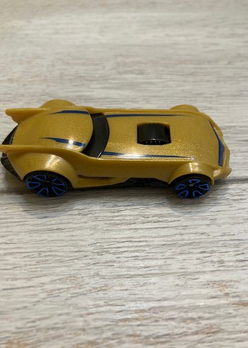  Beden Altın Sarı Hotwheels araba