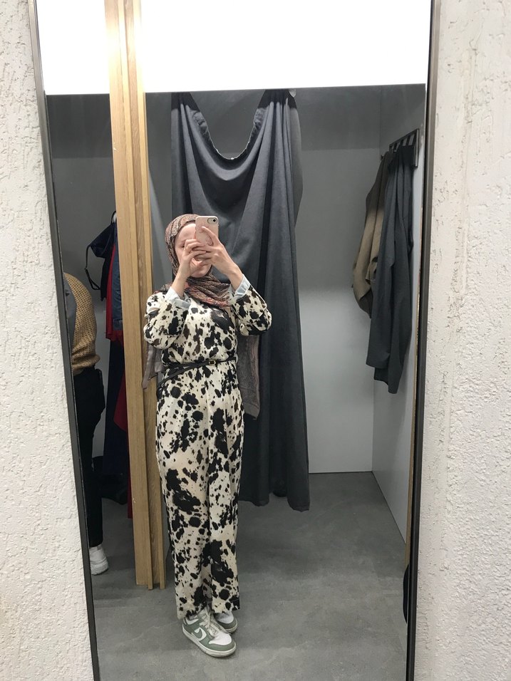 Uzun Kollu, Salaş Kesim, Siyah Beyaz Batik Desenli Elbise - Görsel 2