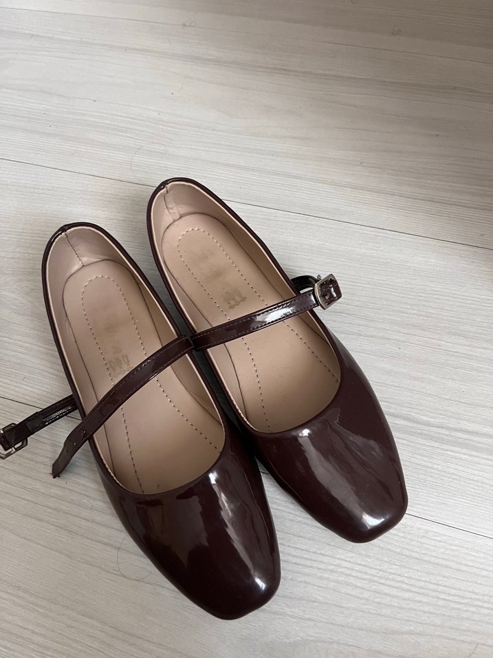 Kahverengi Tokalı Kadın Ayakkabı - Görsel 3