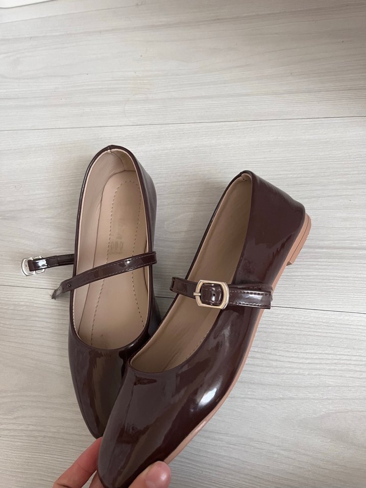 Kahverengi Tokalı Kadın Ayakkabı - Görsel 2