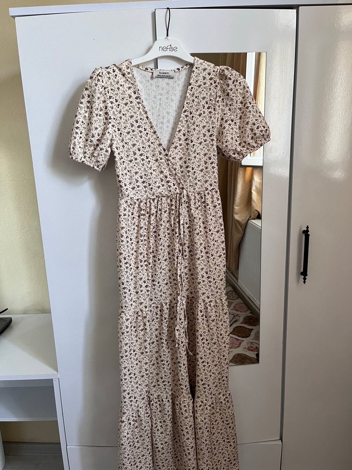 Bej Desenli V Yaka Uzun Bohem Elbise - Görsel 3