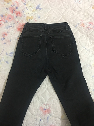 34 Beden siyah Renk Trendyol bir beden incelten pantolonu