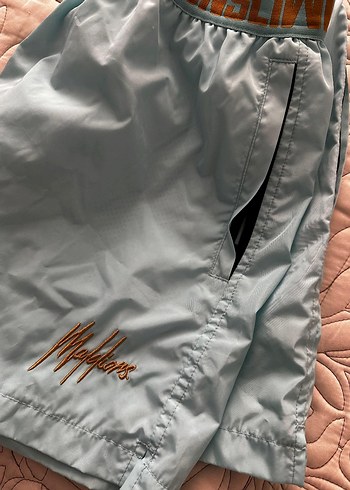 Yurt dışı malı şort 70$ - Görsel 2