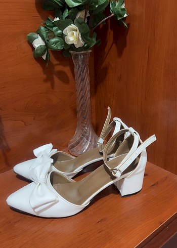 Beyaz Fiyonklu Stiletto Kadın Abiye Ayakkabı - Görsel 2