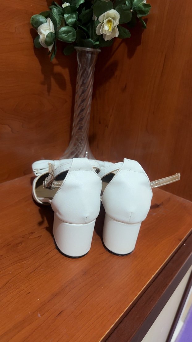 Beyaz Fiyonklu Stiletto Kadın Abiye Ayakkabı - Görsel 3